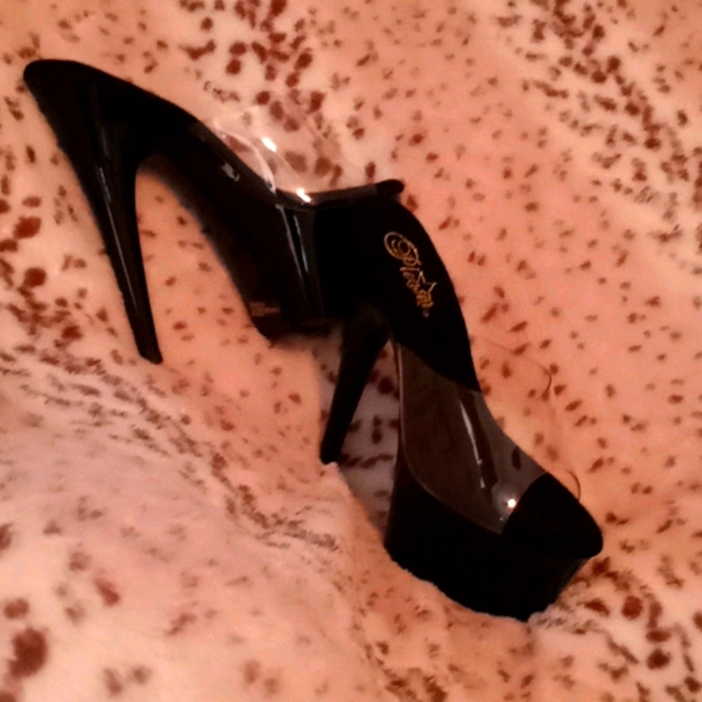Heels - Picture 1 of 5